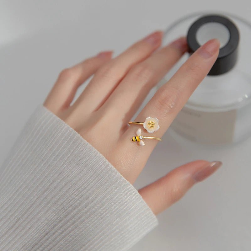 Bague fleur d'abeille en cristal