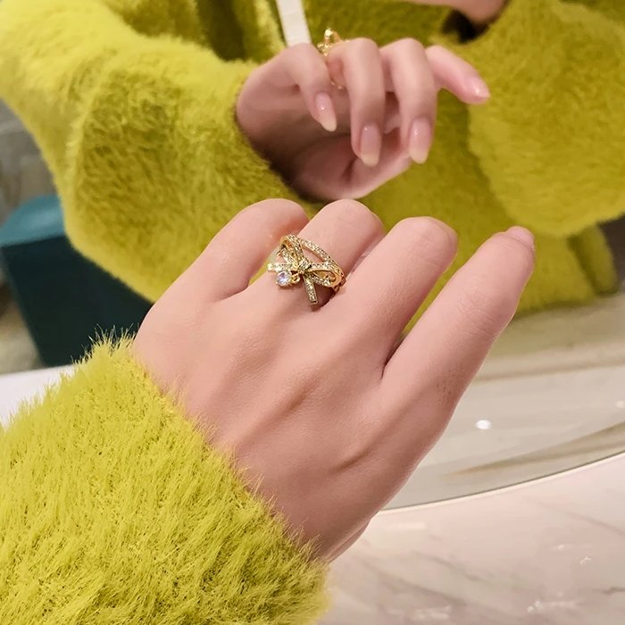 Bague nœud en cristal 'Good Tidings'