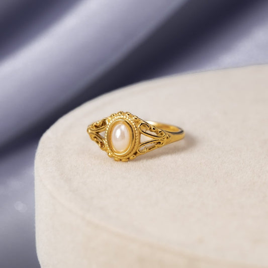 Vintage Royal Pearl Ring